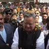 भूपेश सरकार पर रमन का तंज, कहा आगे आगे देखिये होता है क्या