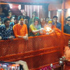 प्रियंका गांधी वाड्रा ने प्रयागराज के बड़े  हनुमान मंदिर में की पूजा अर्चना, मनैया घाट से अस्सी घाट तक पहुंची नाव में