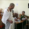 पिता को मुखाग्नि देने के बाद शख्स पहुंचा मतदान केंद्र, कहा – पिता की अंतिम इच्छा थी वोटिंग