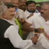 आपस में भिड़े कांग्रेस नेता, एक दूसरे पर जमकर बरसाए लात-घूंसे, वायरल हो रहा वीडियो