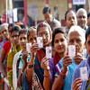 मध्यप्रदेश में लोकसभा चुनाव के तीसरे चरण में आठ सीटों पर वोटिंग जारी, पोलिंग बूथ पर उमड़ी मतदाताओं की भीड़