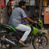 वाहन चलाते समय ईयरफोन लगाया तो कटेगा 1 हजार का चालान, सीसीटीवी से रखी जा रही नजर, घर पहुंचा दिया जाएगा ई चालान