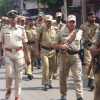 कोरोना को लेकर शहर में पुलिस ने किया फ्लैग मार्च, जरूरी सामान के दुकानों को ही खोलने के निर्देश