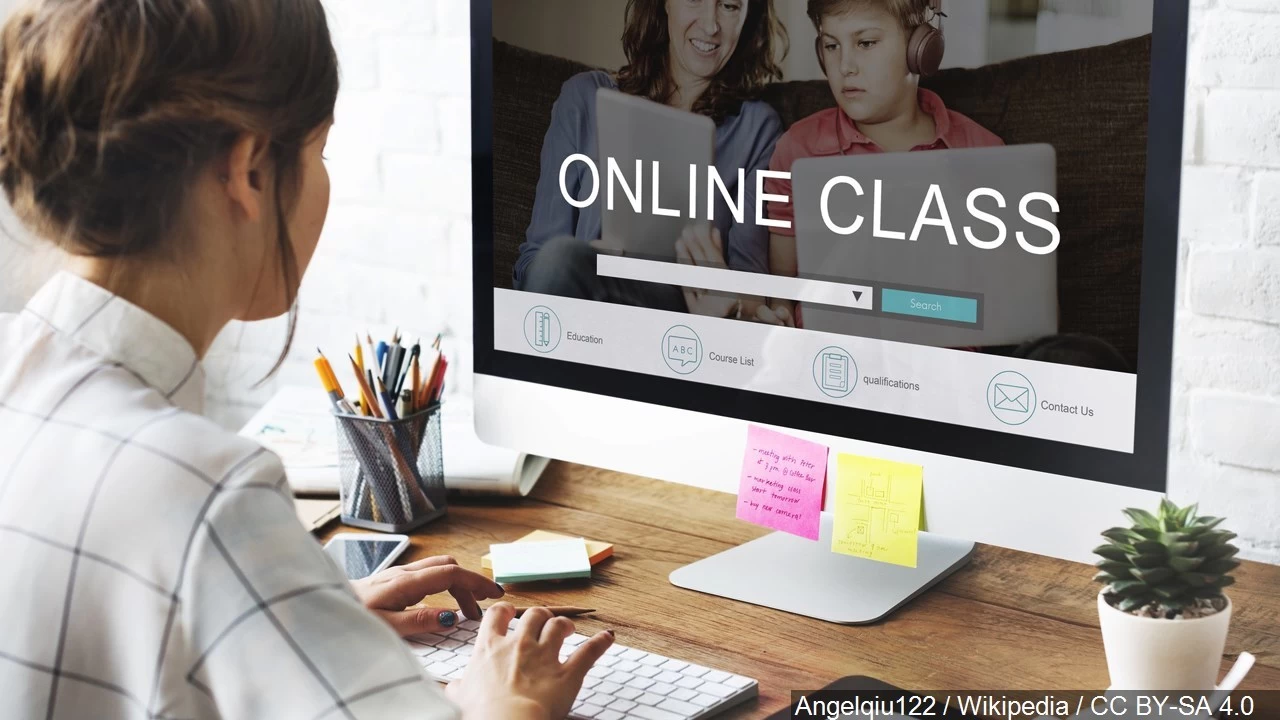 कॉलेज के छात्रों को लेकर अहम फैसले, 1 अक्टूबर से नवंबर 2020 तक आयोजित होंगी ऑनलाइन कक्षाएं