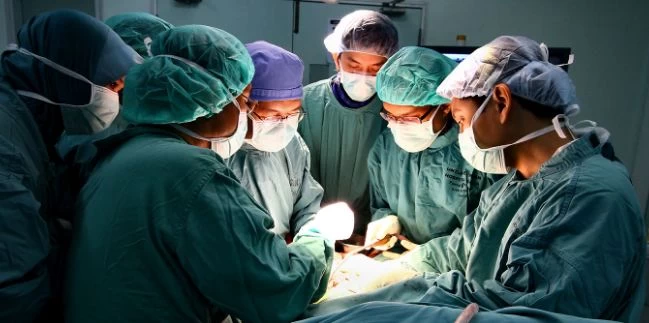 आयुर्वेदिक डॉक्टर भी कर सकेंगे सर्जरी, केंद्र सरकार ने दी मंजूरी, IMA ने दर्ज कराया विरोध