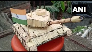 माचिस की तीलियों से बनाया टैंक, ‘आर्मी डे’ पर पुरी के कलाकार शाश्वत रंजन साहू ने किया भारतीय सेना का अभिनंदन