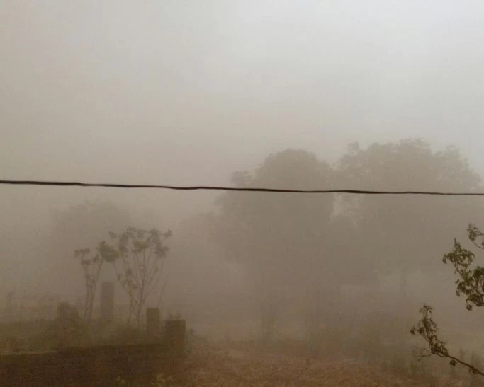 राजधानी में भी बदला मौसम का मिजाज, तेज हवाओं के साथ चल रही धूल भरी आंधी, बलरामपुर में 3 घंटे तक जमकर बारिश