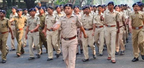 Bihar Police Recruitment 2021: पुलिस विभाग में निकली बंपर भर्ती, 69000 तक होगी सैलरी, जानिए पूरा विवरण