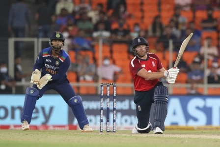इंग्लैंड ने भारत को 8 विकेट से हराया, सीरीज में 1-0 की बढ़त