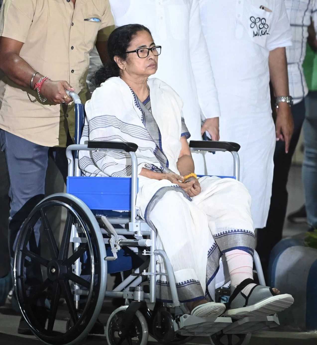 मुख्यमंत्री ममता बनर्जी अस्पताल से डिस्चार्ज, नंदीग्राम में हुई थीं घायल.. चुनाव प्रचार के लिए लौटेंगी जल्द
