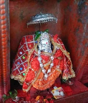 सूरजपुर : चैत्र नवरात्र में कर सकेगें मां कुदरगढ़ी के दर्शन, सोशल साइट पर ऑनलाइन लाइव दिखाई जा रही आरती व पूजा