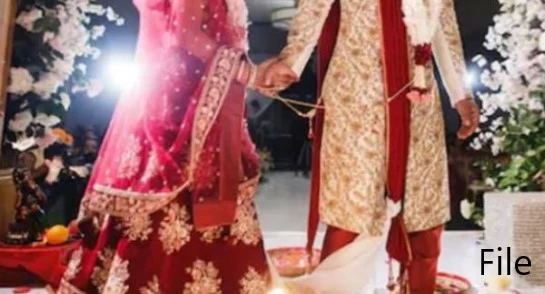 Muslim Boy weds Hindu girl : शादी कार्ड वायरल होते ही कटा ‘लव जिहाद’ का बवाल, रोकनी पड़ी बेटी की शादी, मुस्लिम युवक के साथ लेने वाली थी सात फेरे